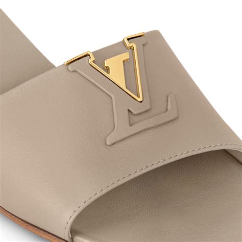 lv capri flat mule